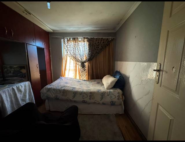 5 BEDROOM HOUSE FOR SALE IN FOREST VILLAGE